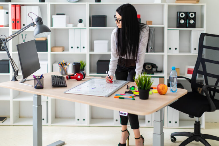 Beneficios de mesas de oficina altas