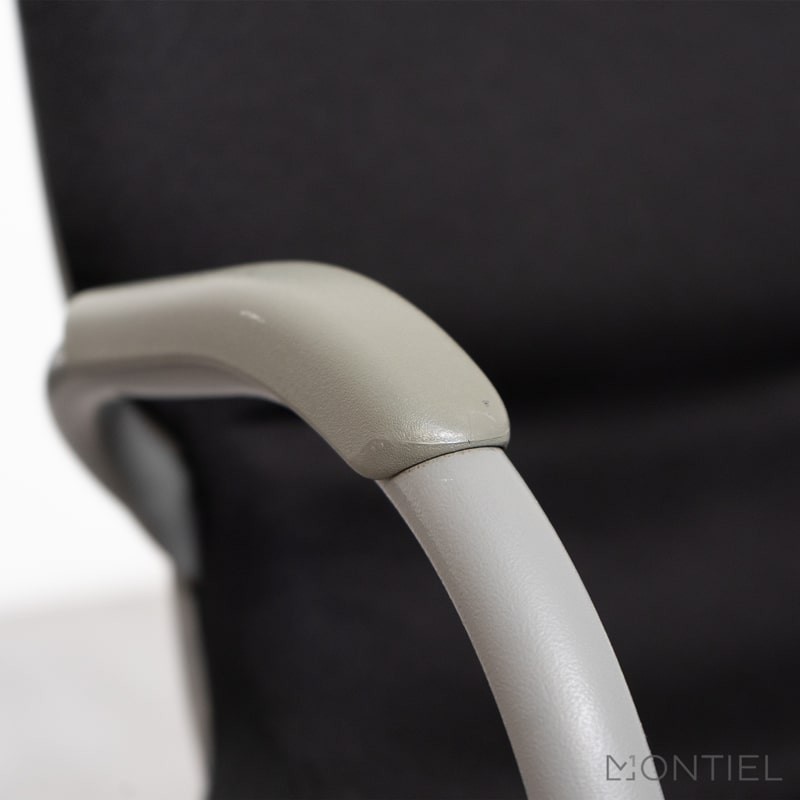 gallery-item