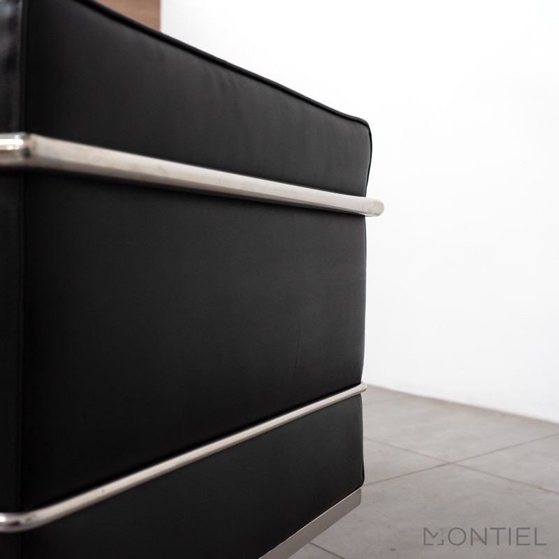 gallery-item