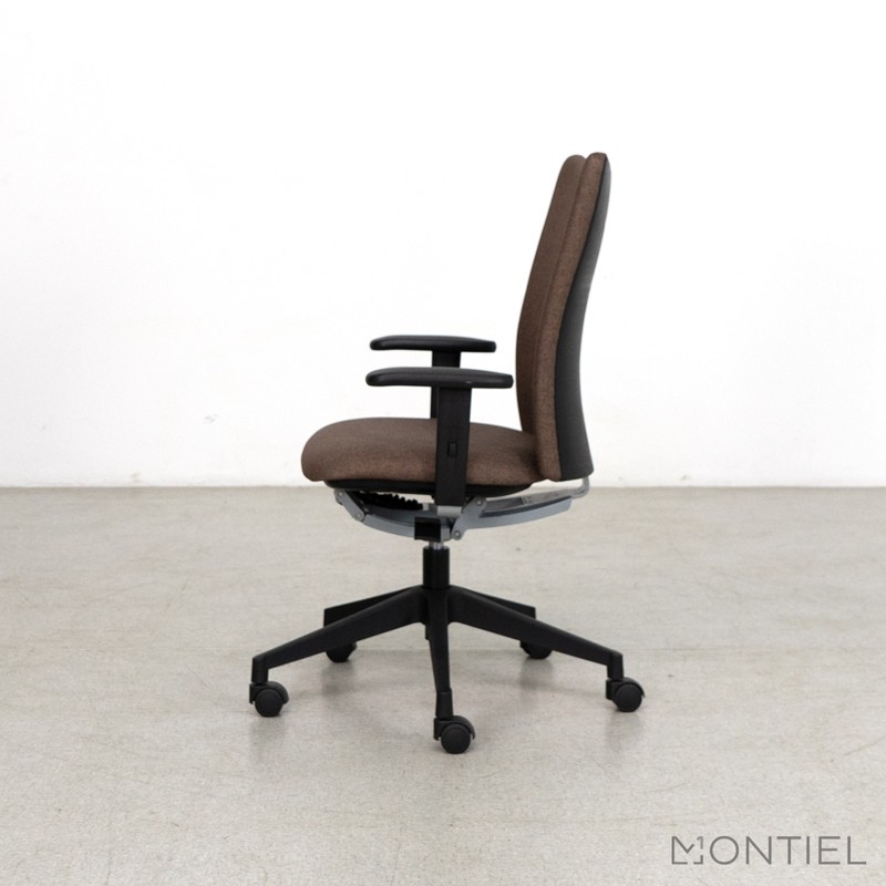 gallery-item