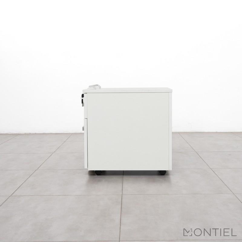 gallery-item