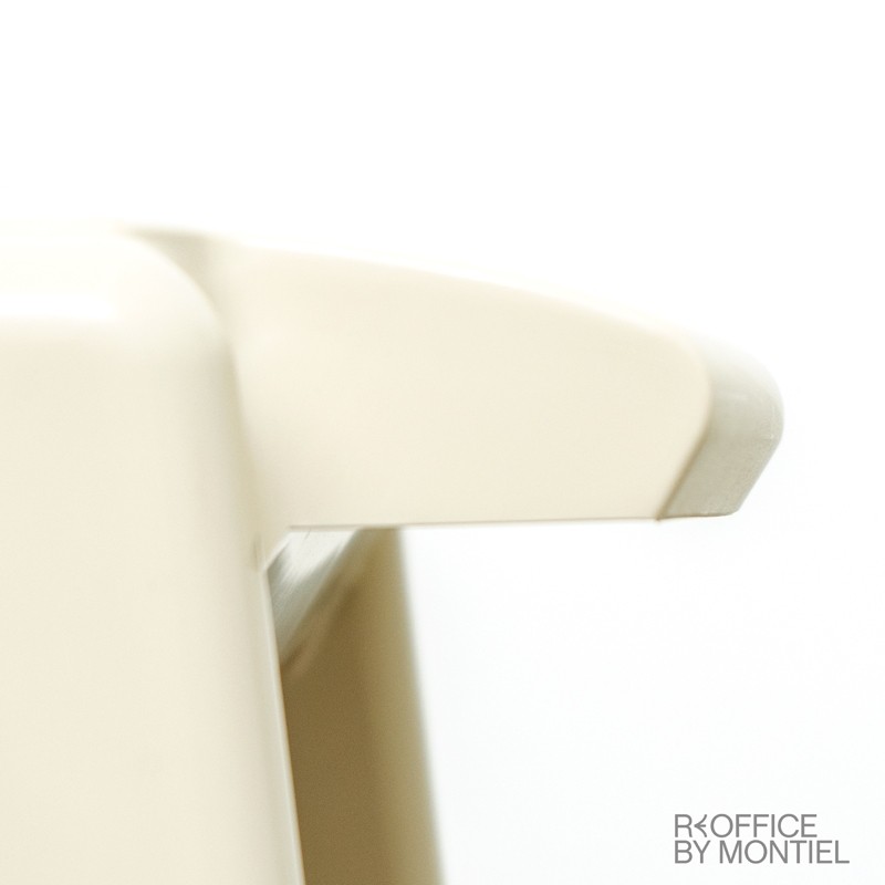 gallery-item