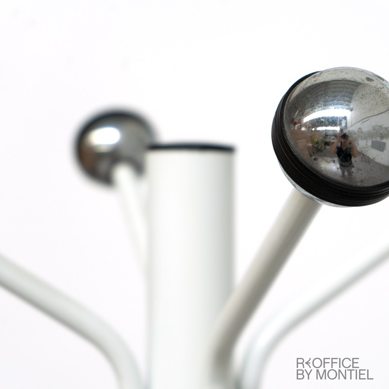gallery-item
