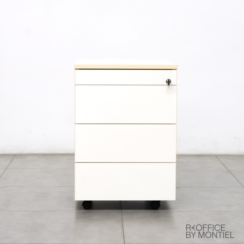 gallery-item