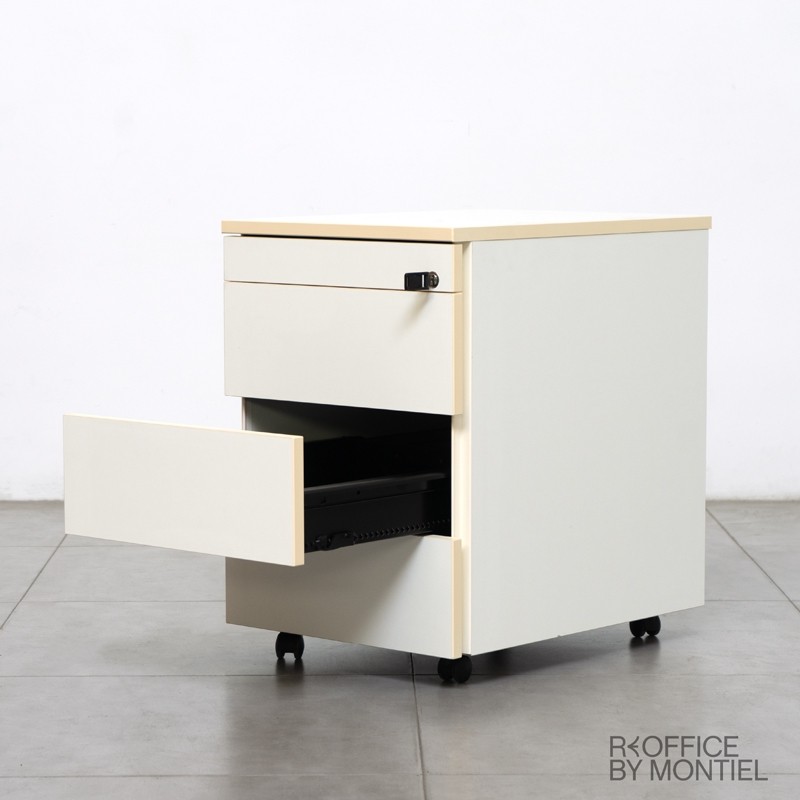 gallery-item