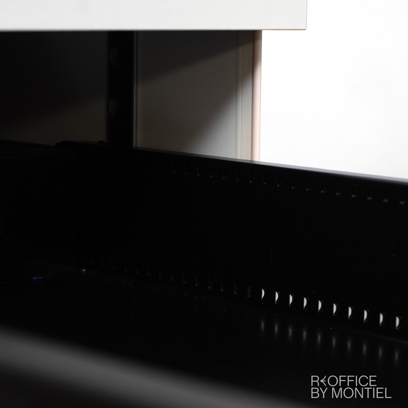 gallery-item