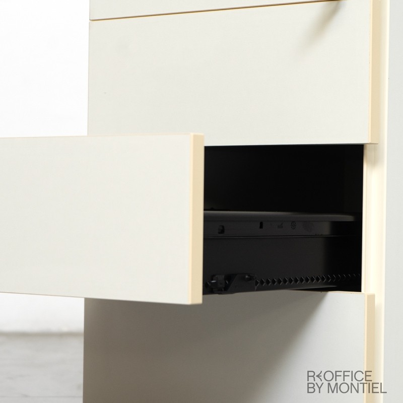 gallery-item