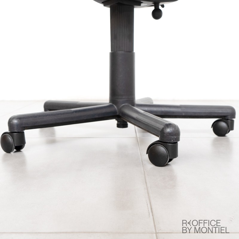 gallery-item