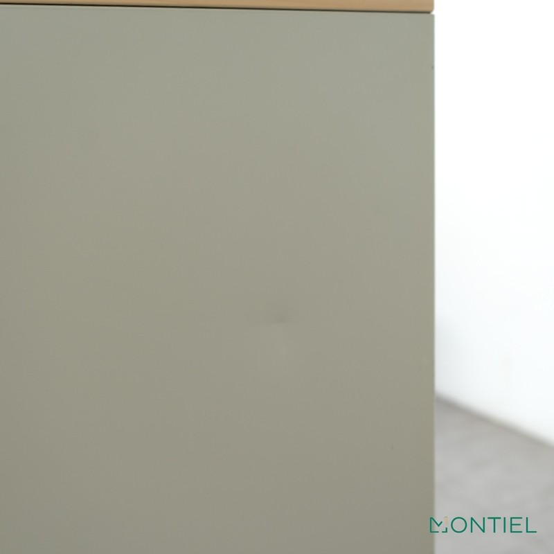 gallery-item