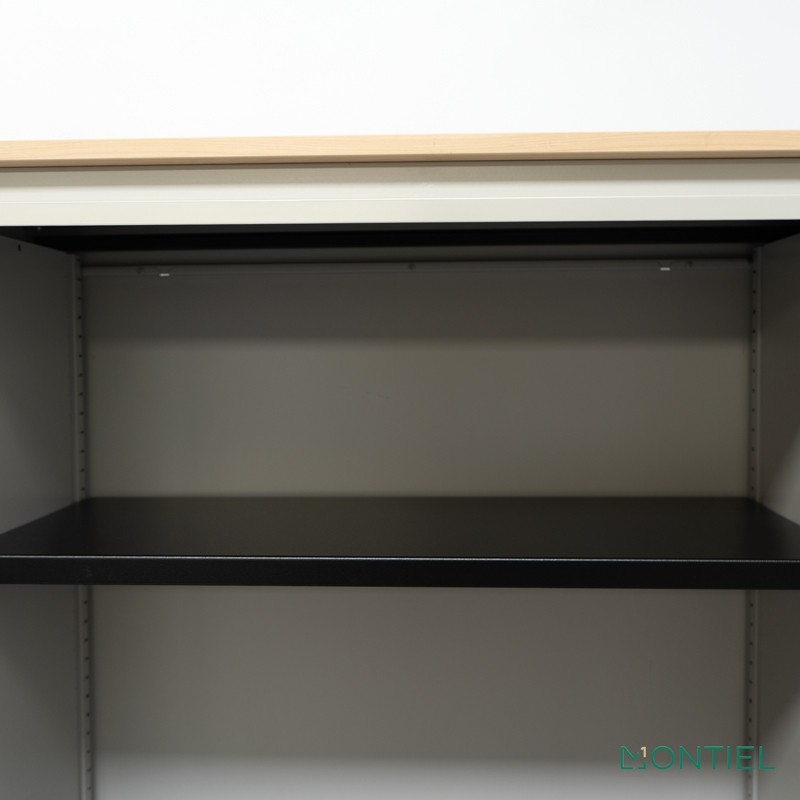gallery-item