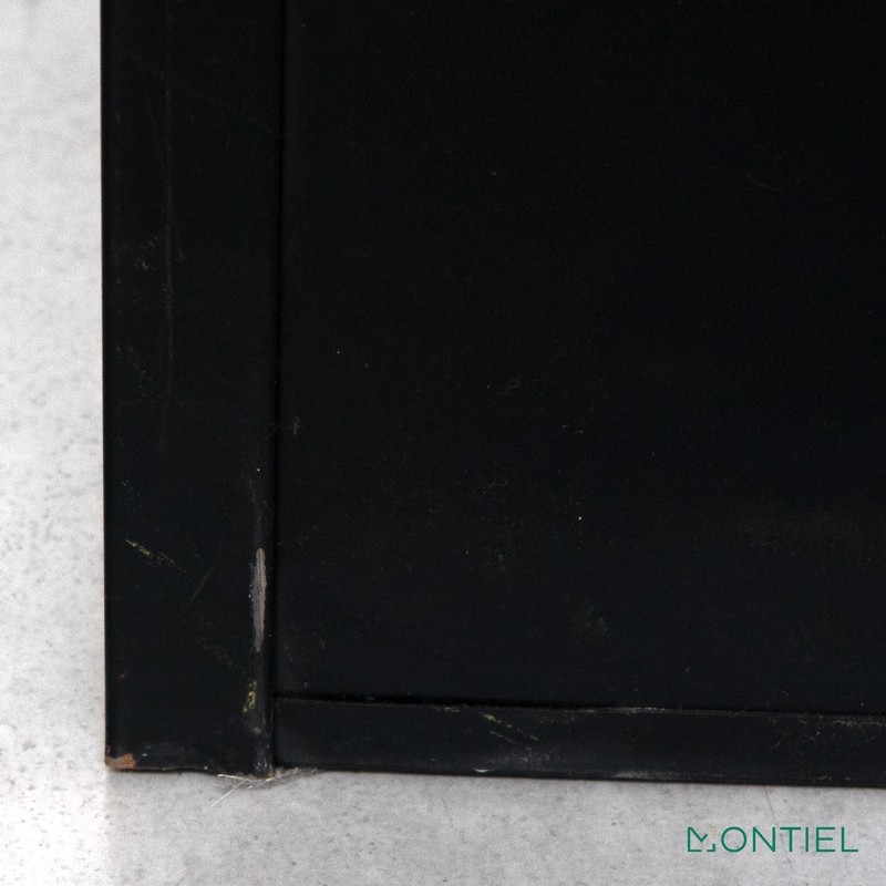 gallery-item