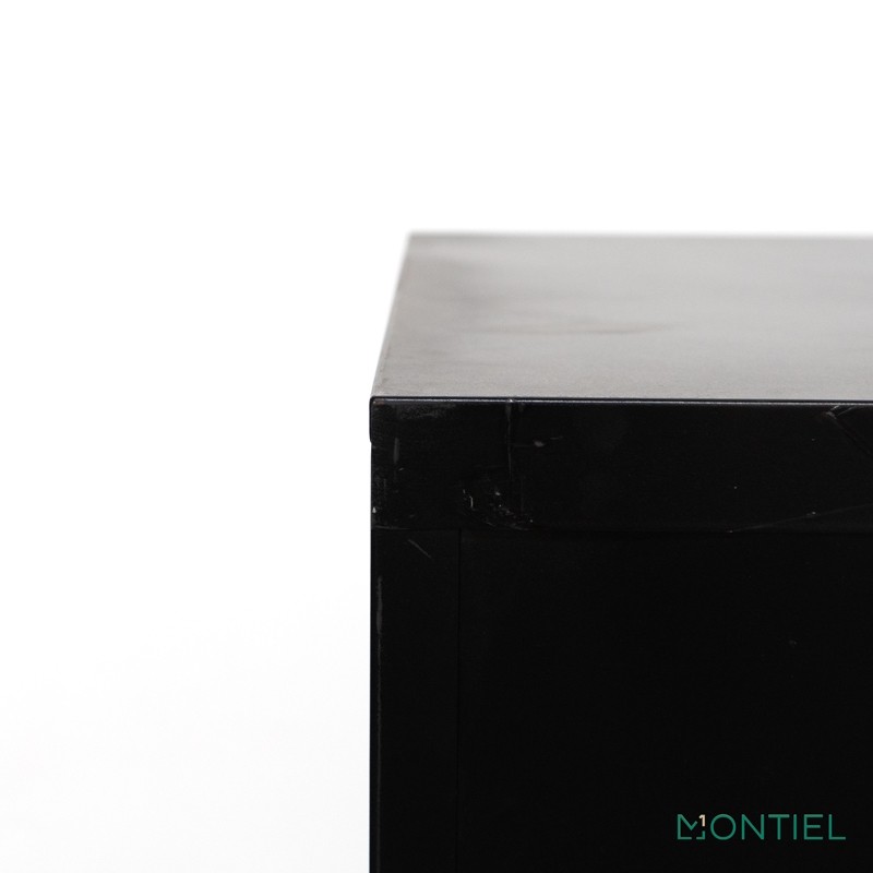 gallery-item