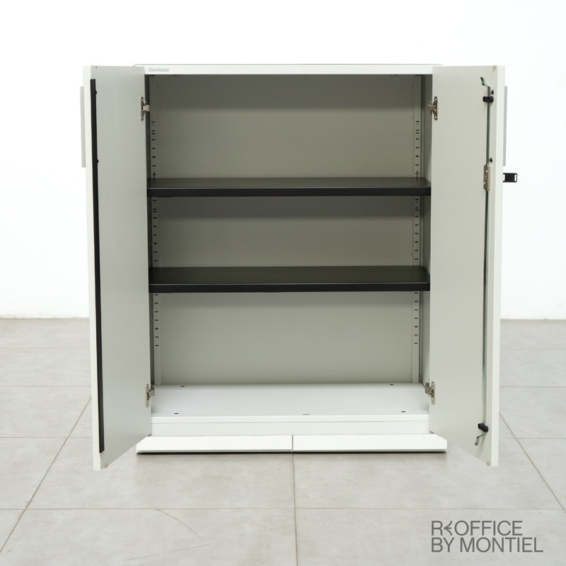 gallery-item