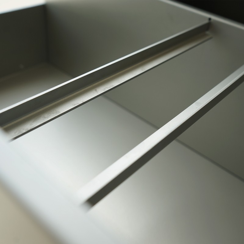 gallery-item