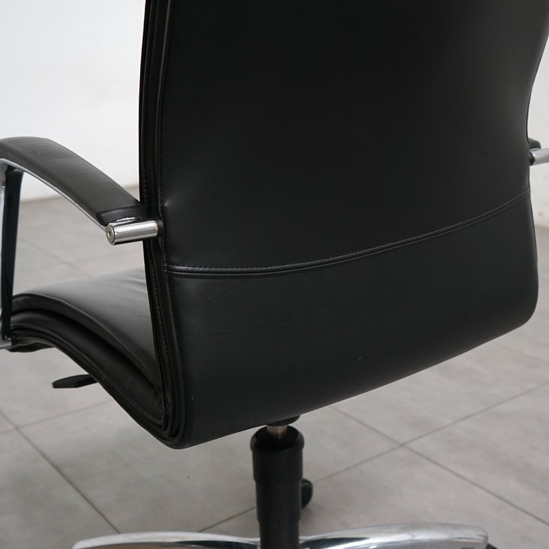 gallery-item
