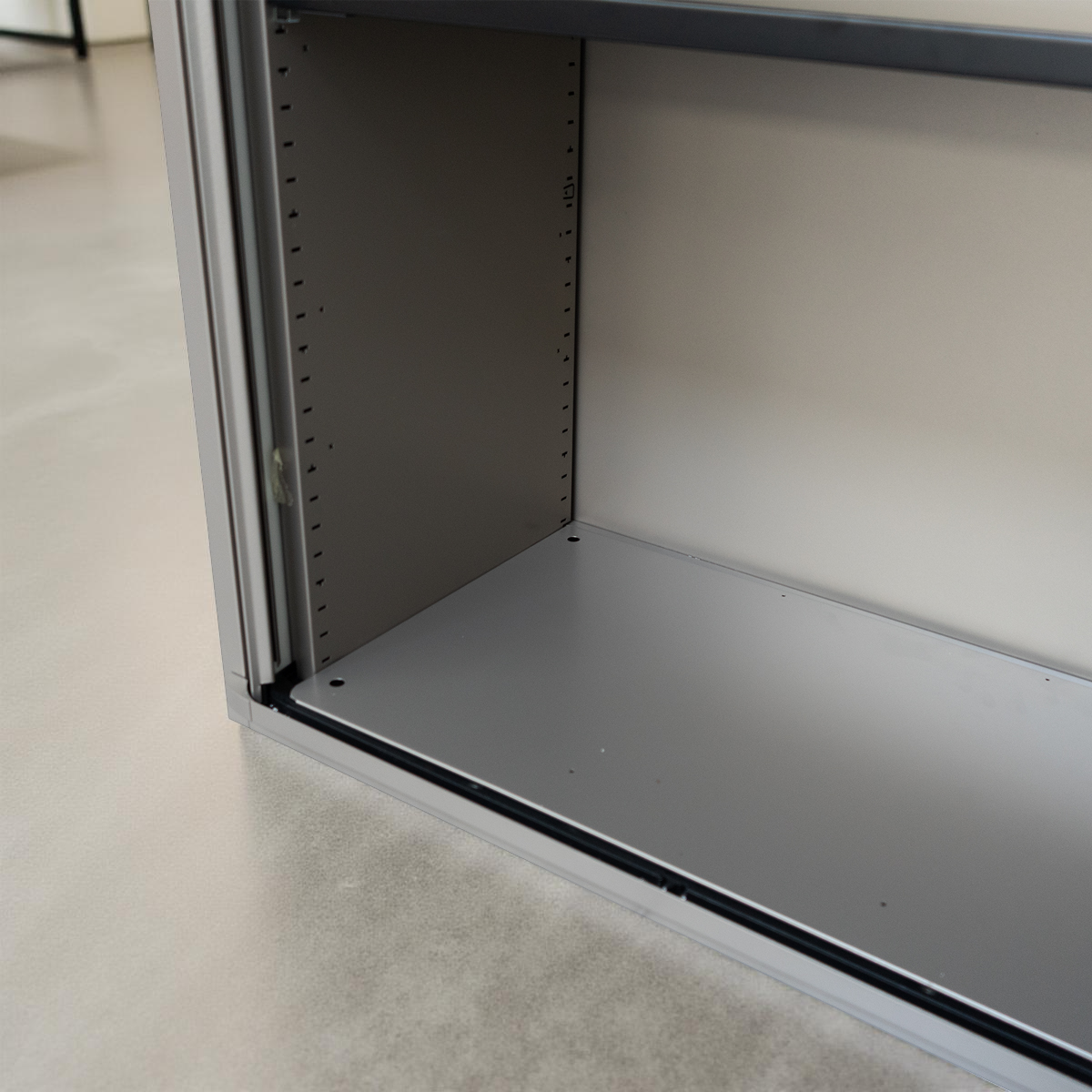 gallery-item