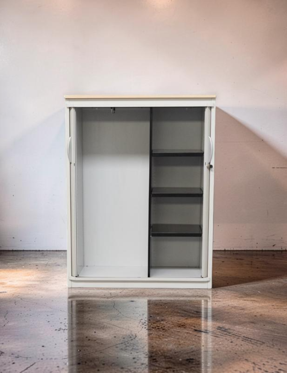 gallery-item