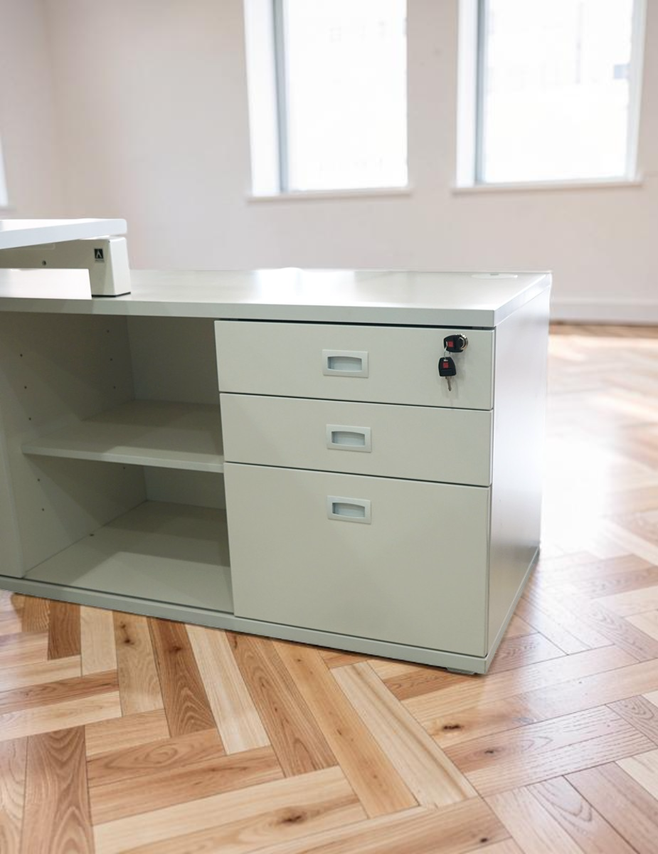 gallery-item