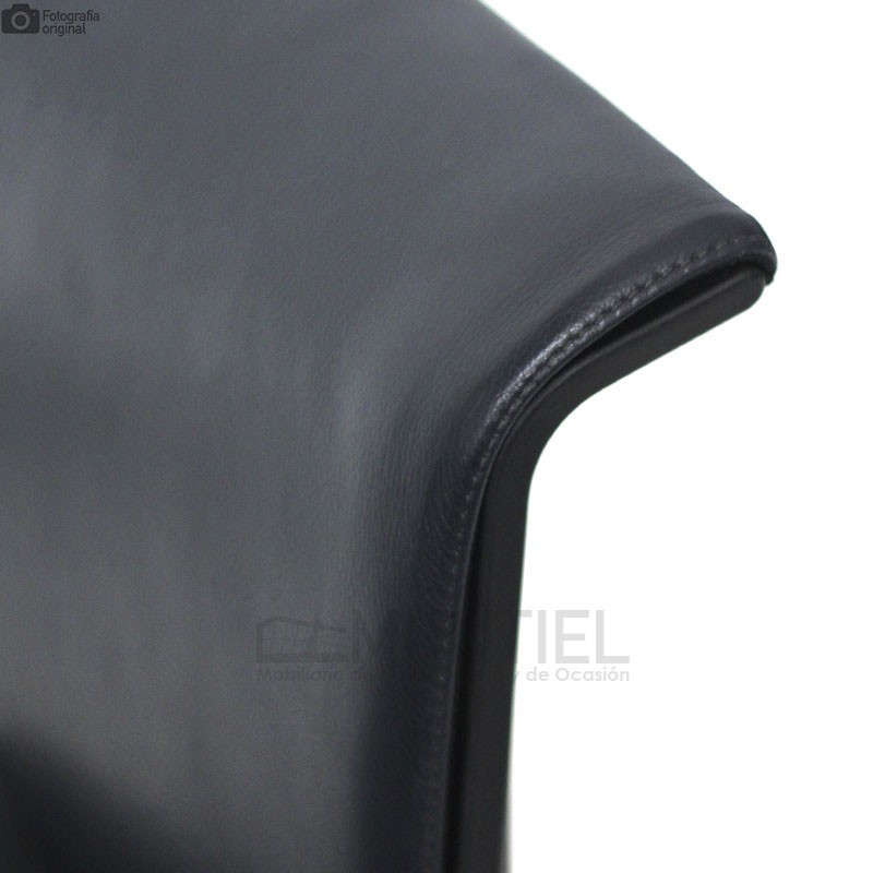 gallery-item