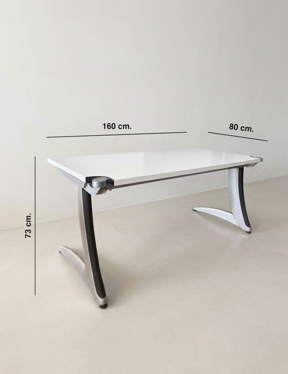 gallery-item