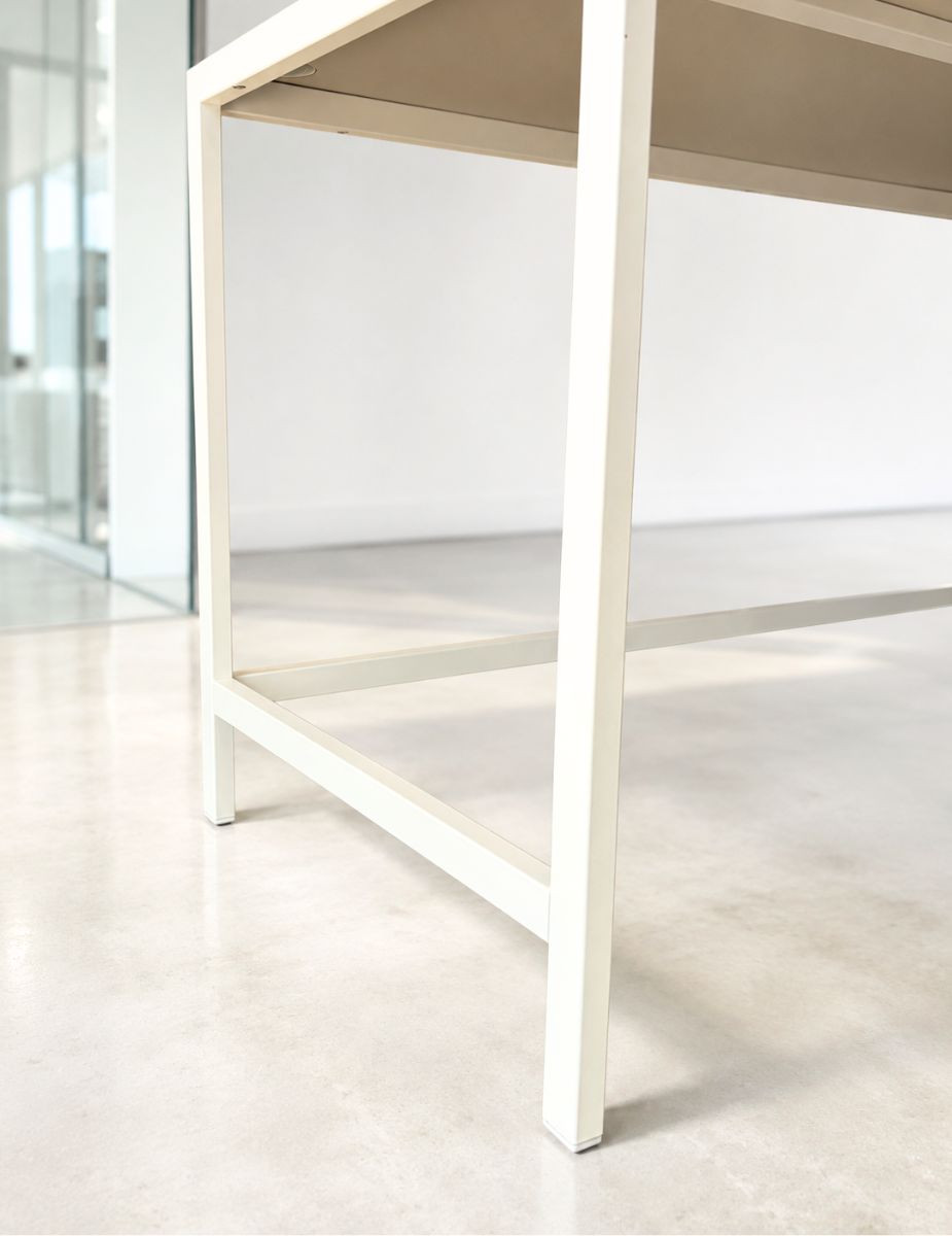 gallery-item