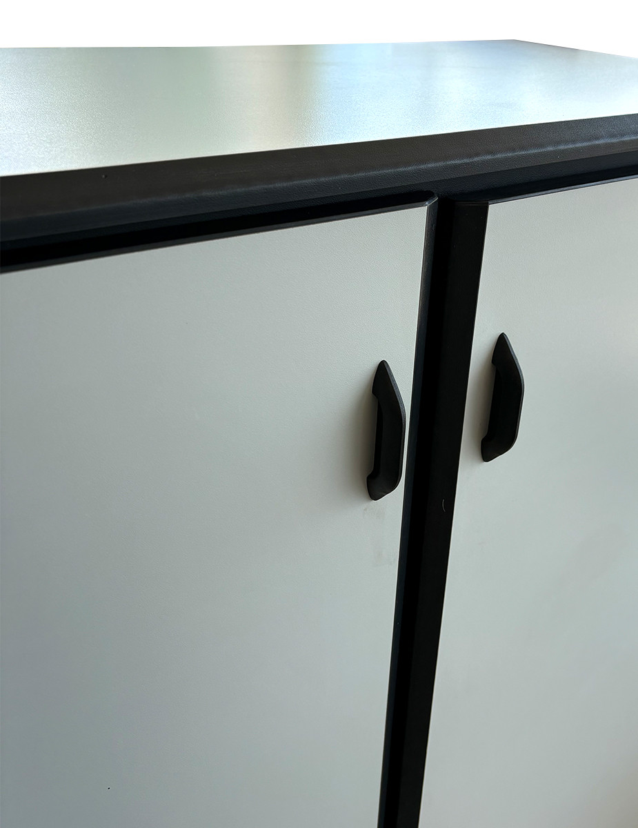 gallery-item
