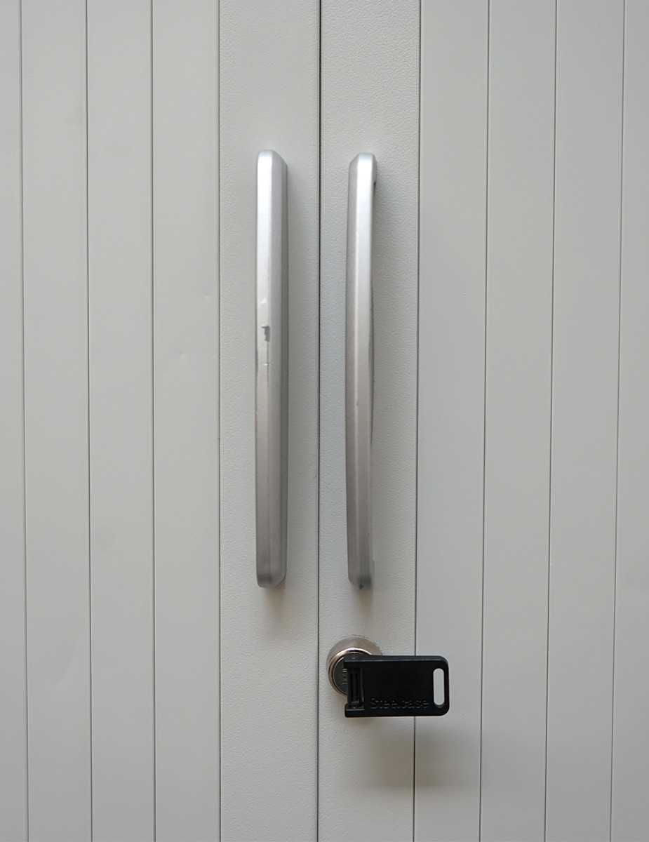 gallery-item