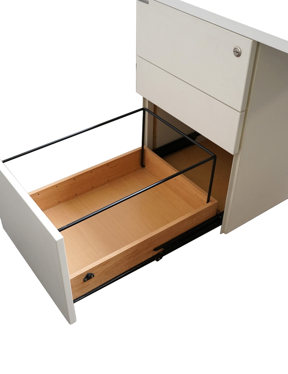 gallery-item