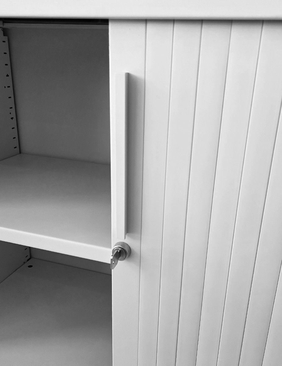 gallery-item