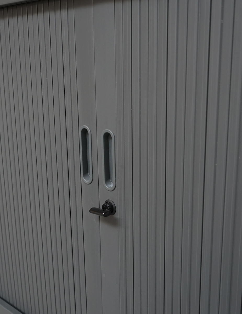 gallery-item