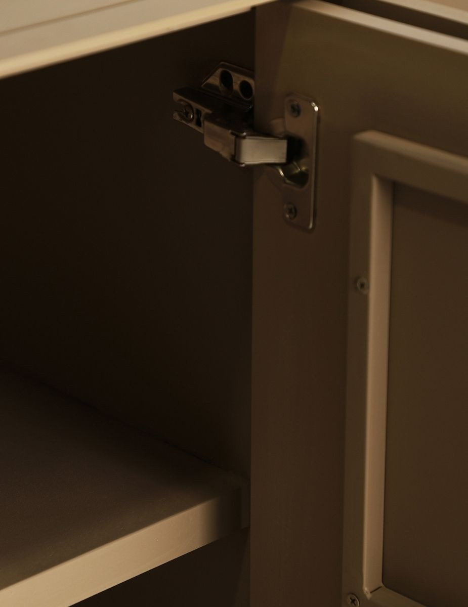 gallery-item