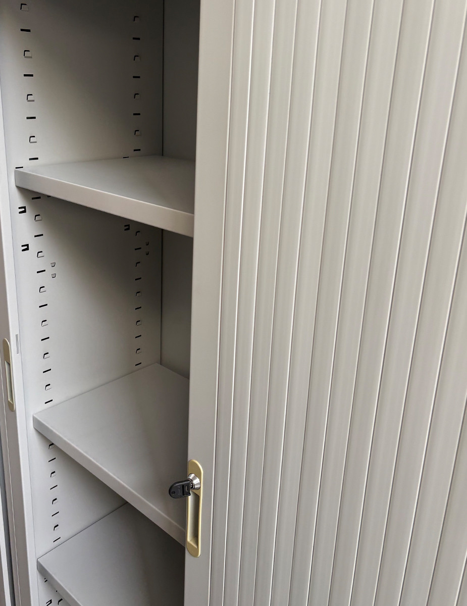 gallery-item