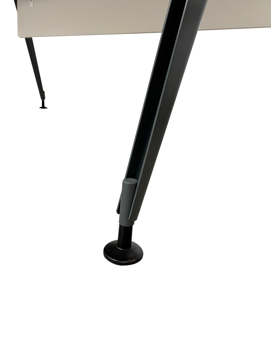 gallery-item