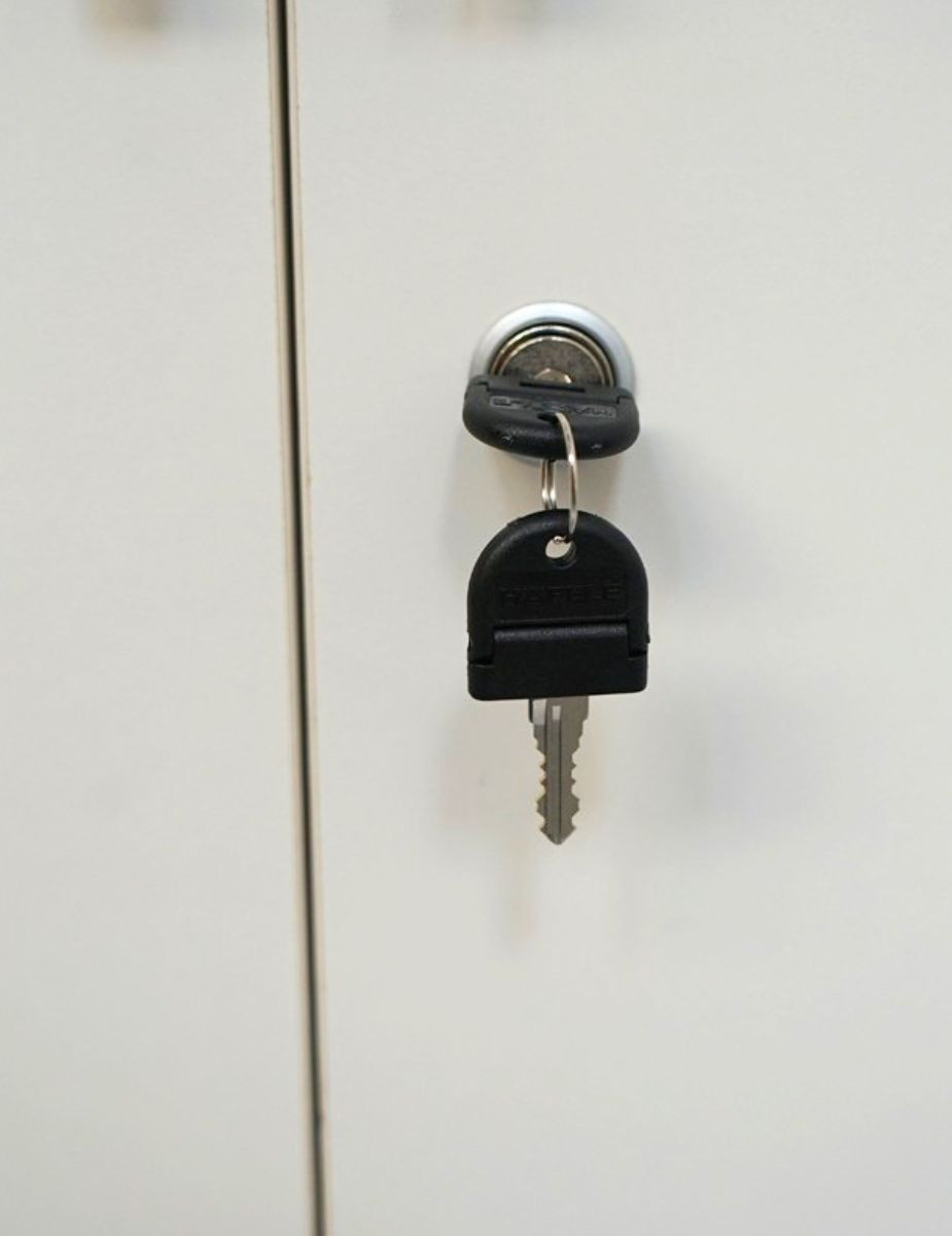 gallery-item