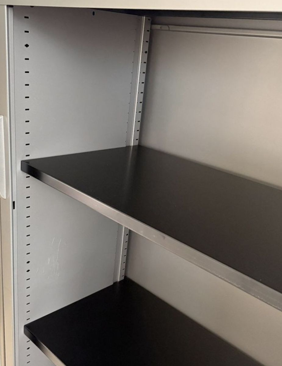 gallery-item