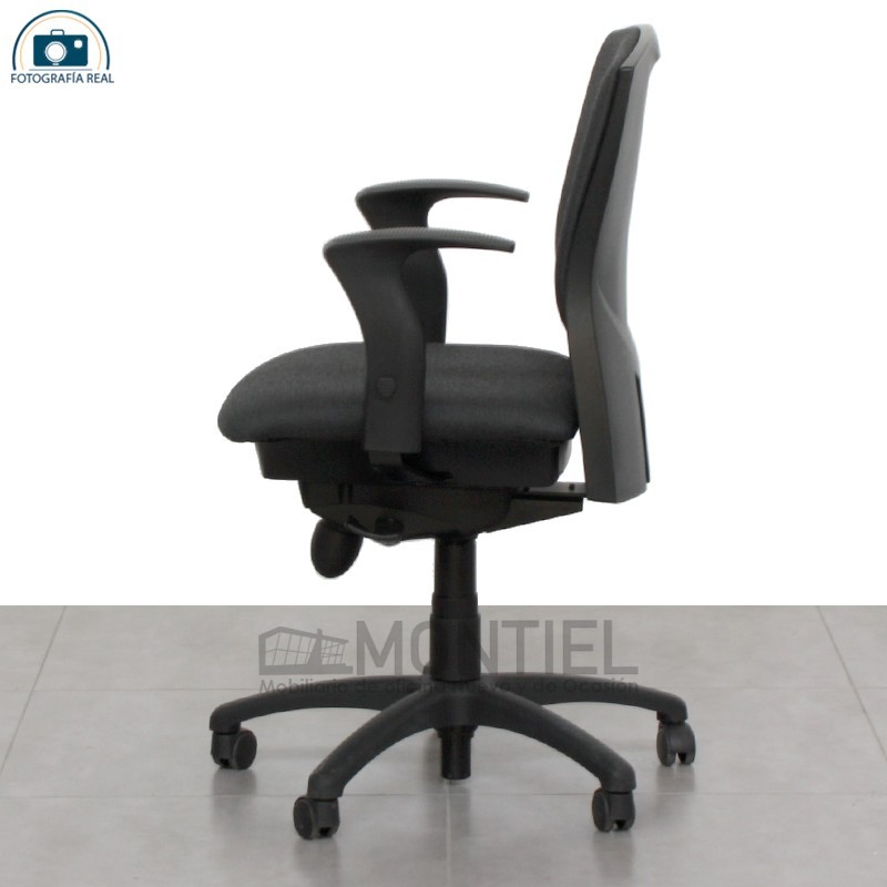 gallery-item