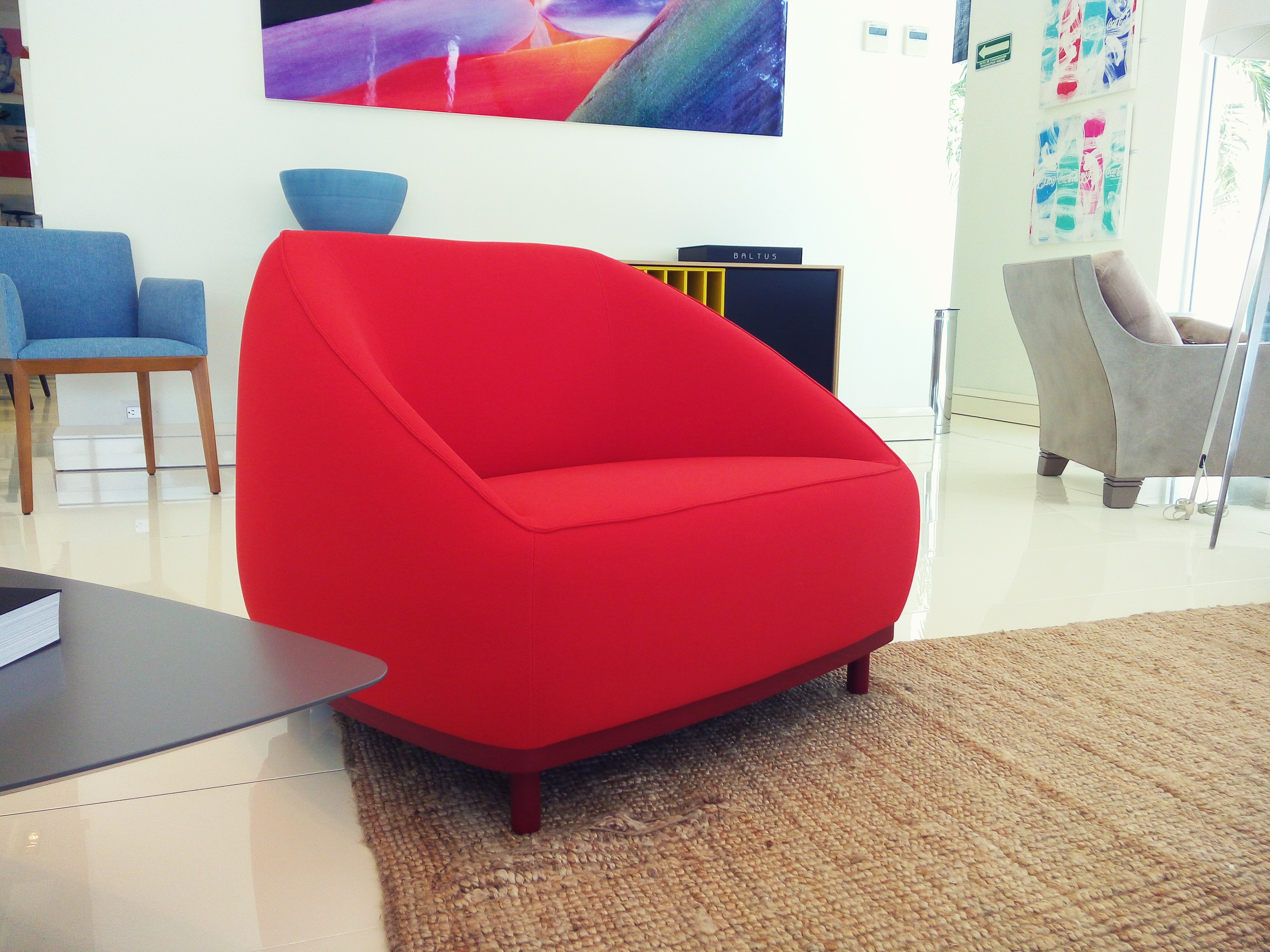 gallery-item