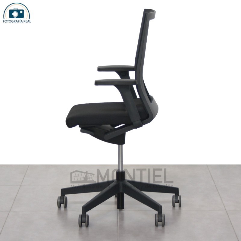 gallery-item