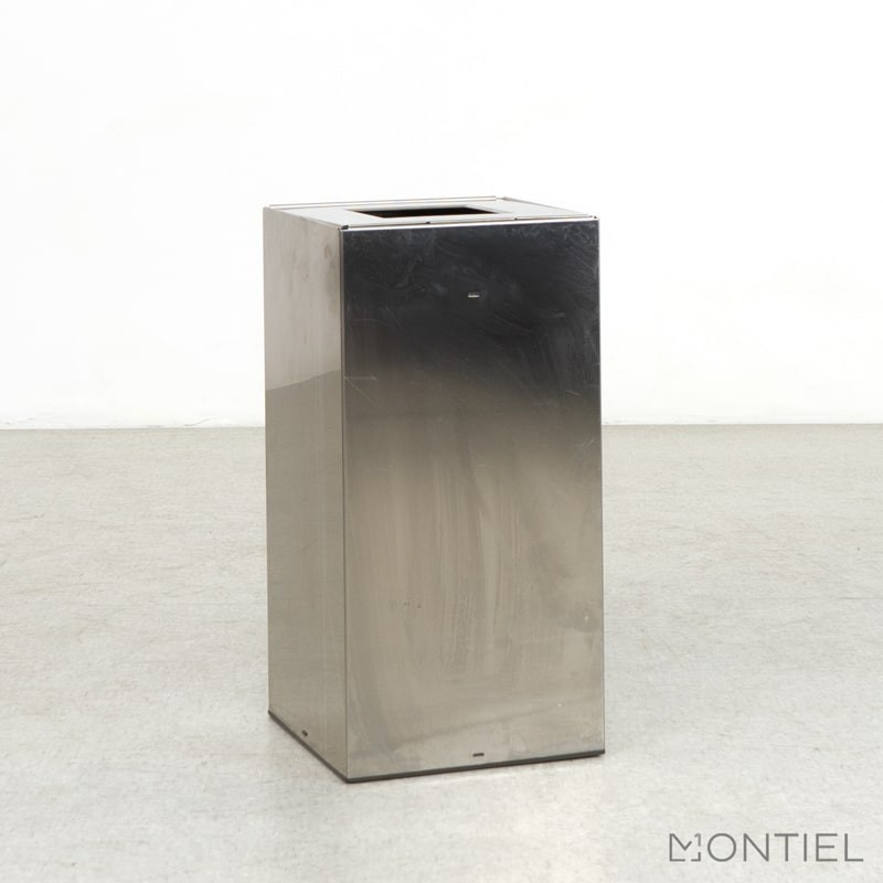 gallery-item