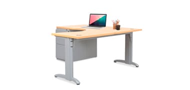 Gana espacio con una mesa escritorio en esquina