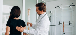 Cómo evitar el desgaste de los discos intervertebrales al estar sentado