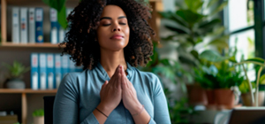 Cómo la postura al sentarse afecta la respiración y la fatiga